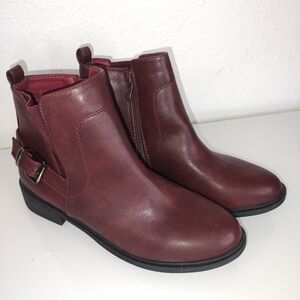Weeboo Ankle Boot Women's Size 8.5. NWOT
